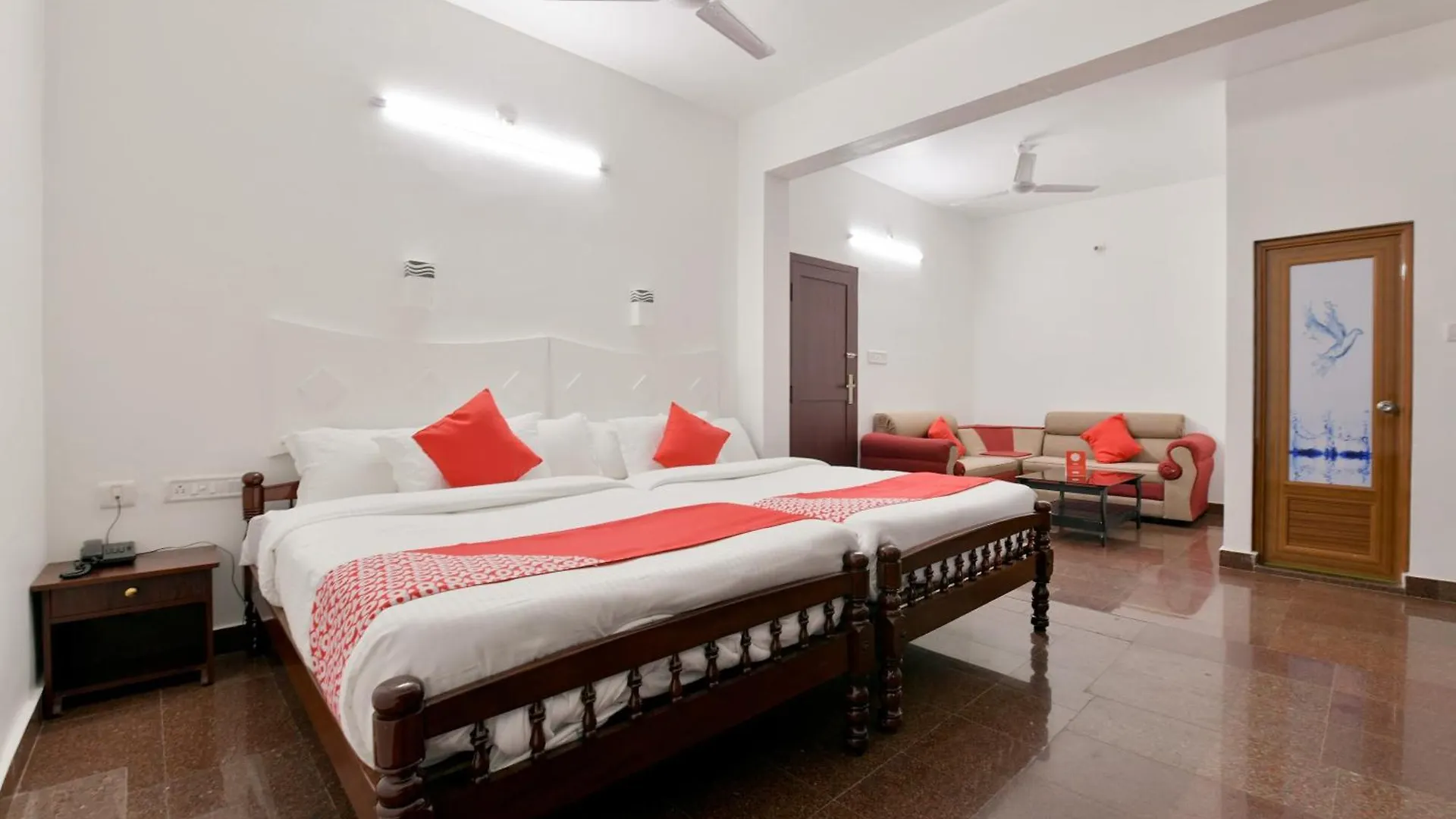 Hotel O Alappuzha Near General Hospital Junction